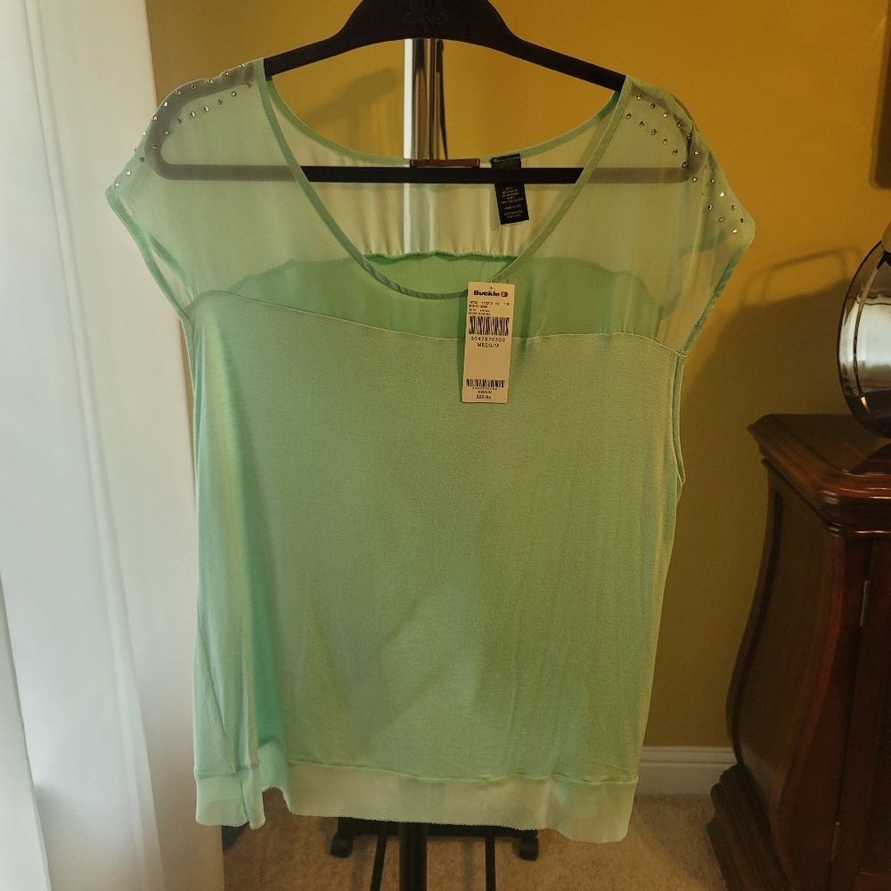 Buckle BKE Top Size M